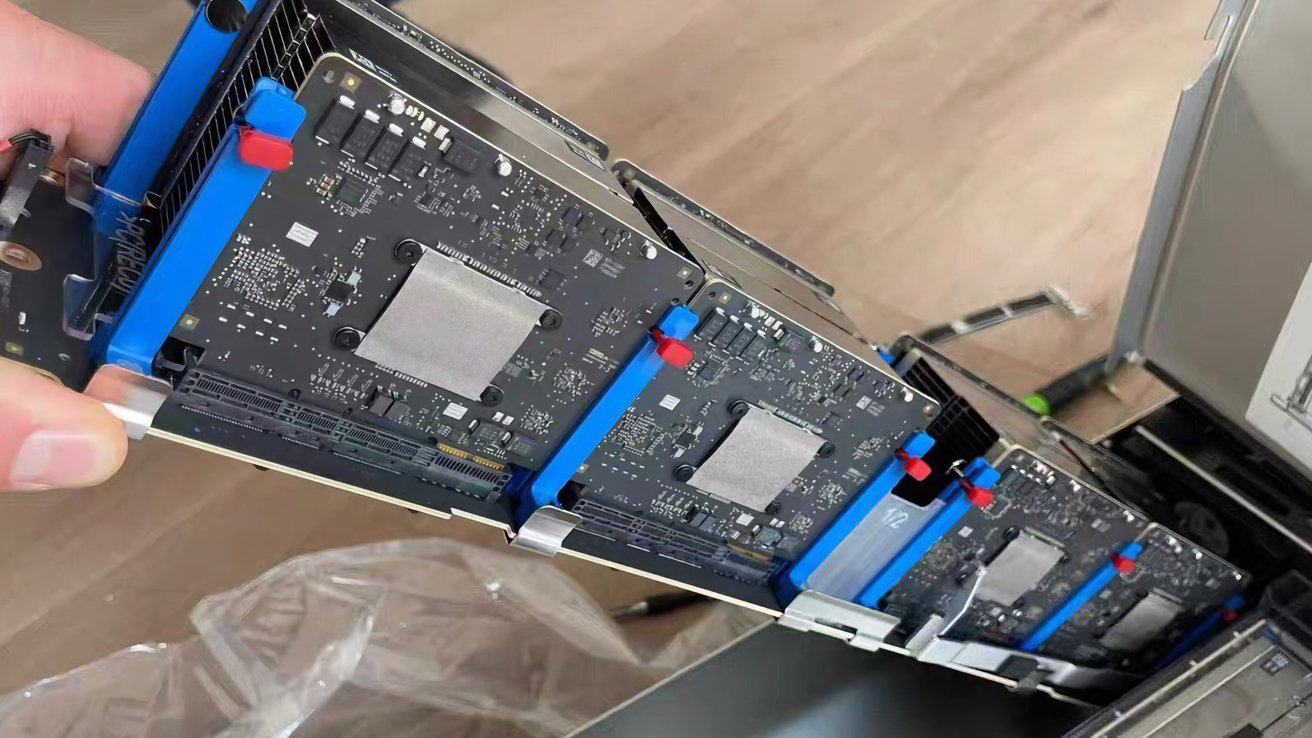 Bepillantás az Apple AI szerverek belsejébe