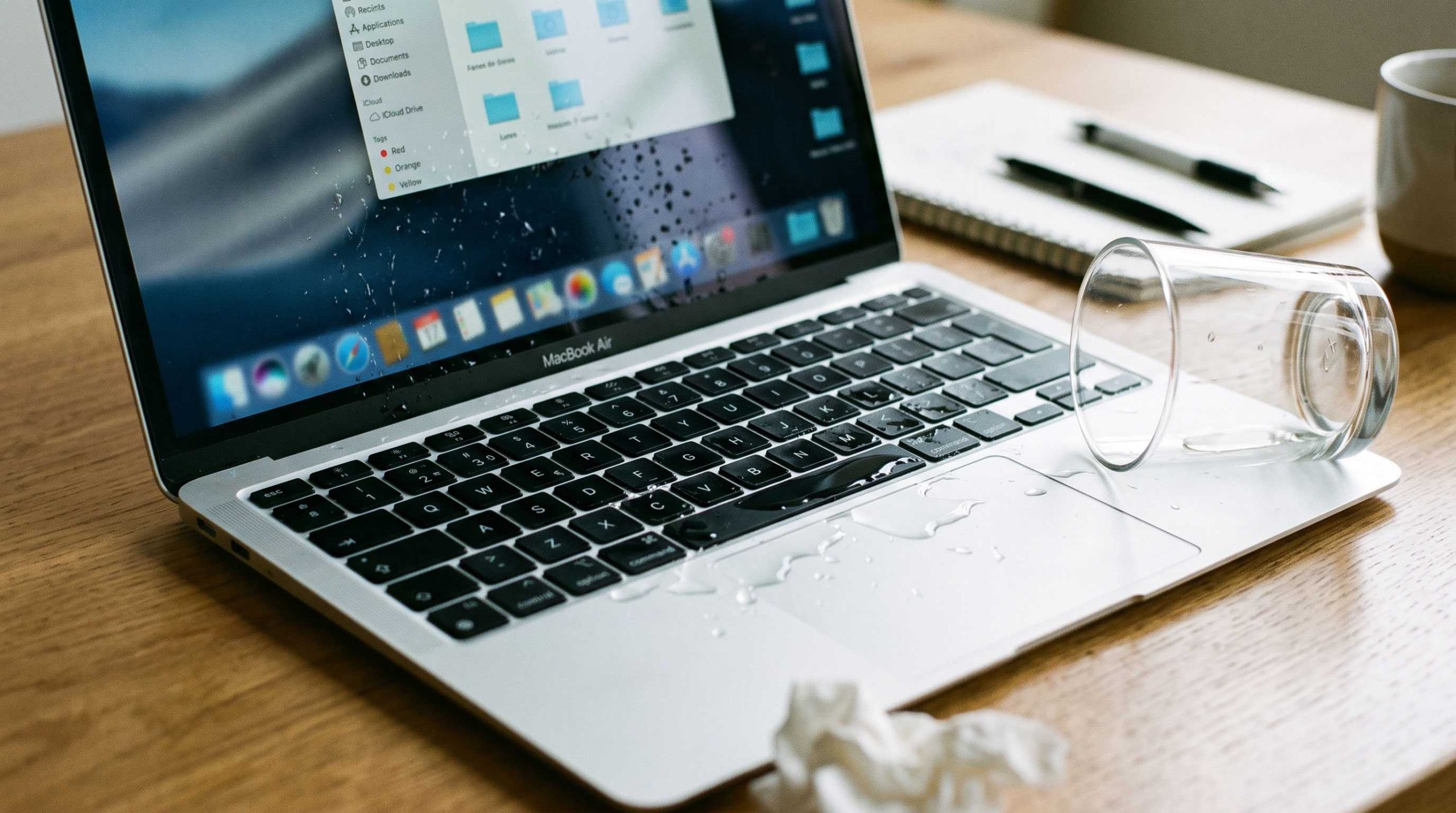 Víz került a Mac-re? Ezek a lépések menthetik meg a géped